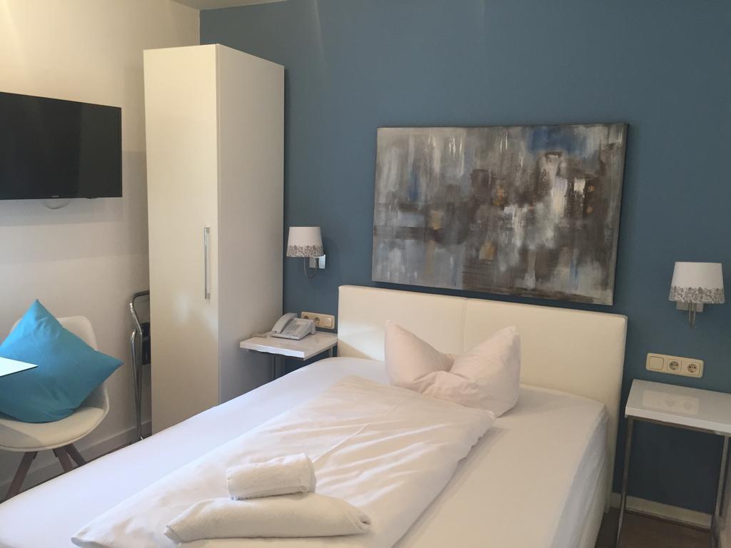 Arthotel Restaurant Pfeffermuehle Ingolstadt Room photo